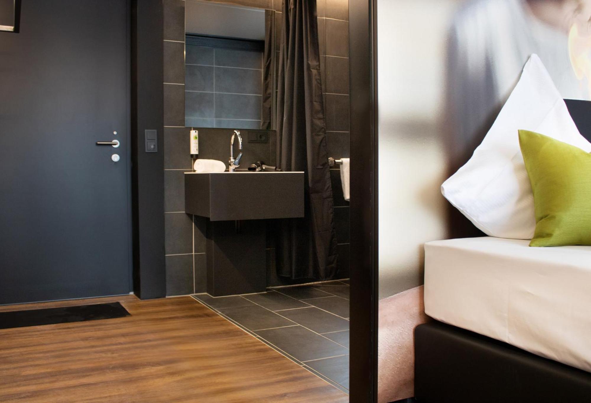Gth Hotel By Wmm Hotels โกทา ภายนอก รูปภาพ
